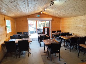 camping de la vallee du doux salle de restaurant