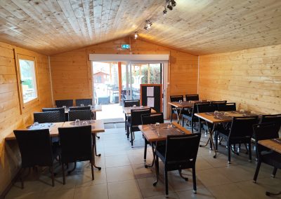 camping de la vallee du doux salle de restaurant