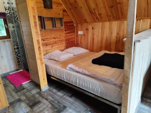 camping de la vallée du doux maison troll