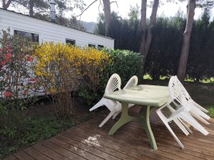 camping de la vallée du doux terrasse exterieure mobil home irm family