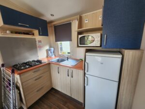 mobilhome loggia cuisine camping de la vallée du doux
