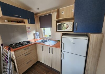 mobilhome loggia cuisine camping de la vallée du doux