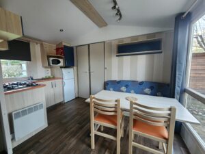 mobilhome loggia salle à manger camping de la vallée du doux