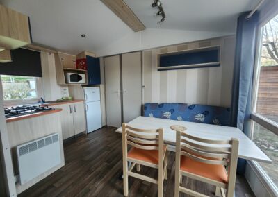 mobilhome loggia salle à manger camping de la vallée du doux