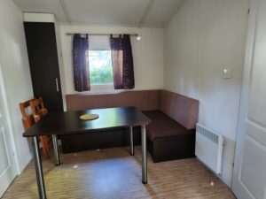 mobil home wapiti 4 pers pièce principale camping de la vallée du doux