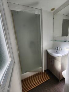 mobil home trigano salle de bain camping de la vallée du doux