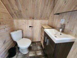 chalet troll insolite salle de bain camping de la vallée du doux