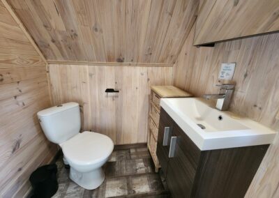 chalet troll insolite salle de bain camping de la vallée du doux