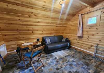 pod 2 pers insolite intérieur camping de la vallée du doux