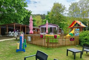 camping de la vallee du doux aire de jeux