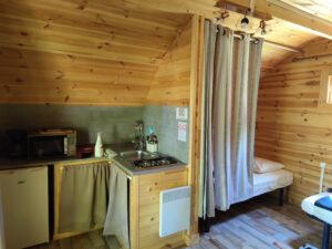 interieur pod 3 pers camping de la vallée du doux