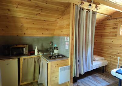 interieur pod 3 pers camping de la vallée du doux