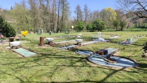 camping de la vallée du doux mini golf