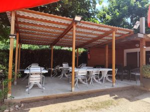 exterieur restaurant camping de la vallée du doux