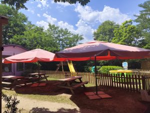 exterieur restaurant camping de la vallée du doux