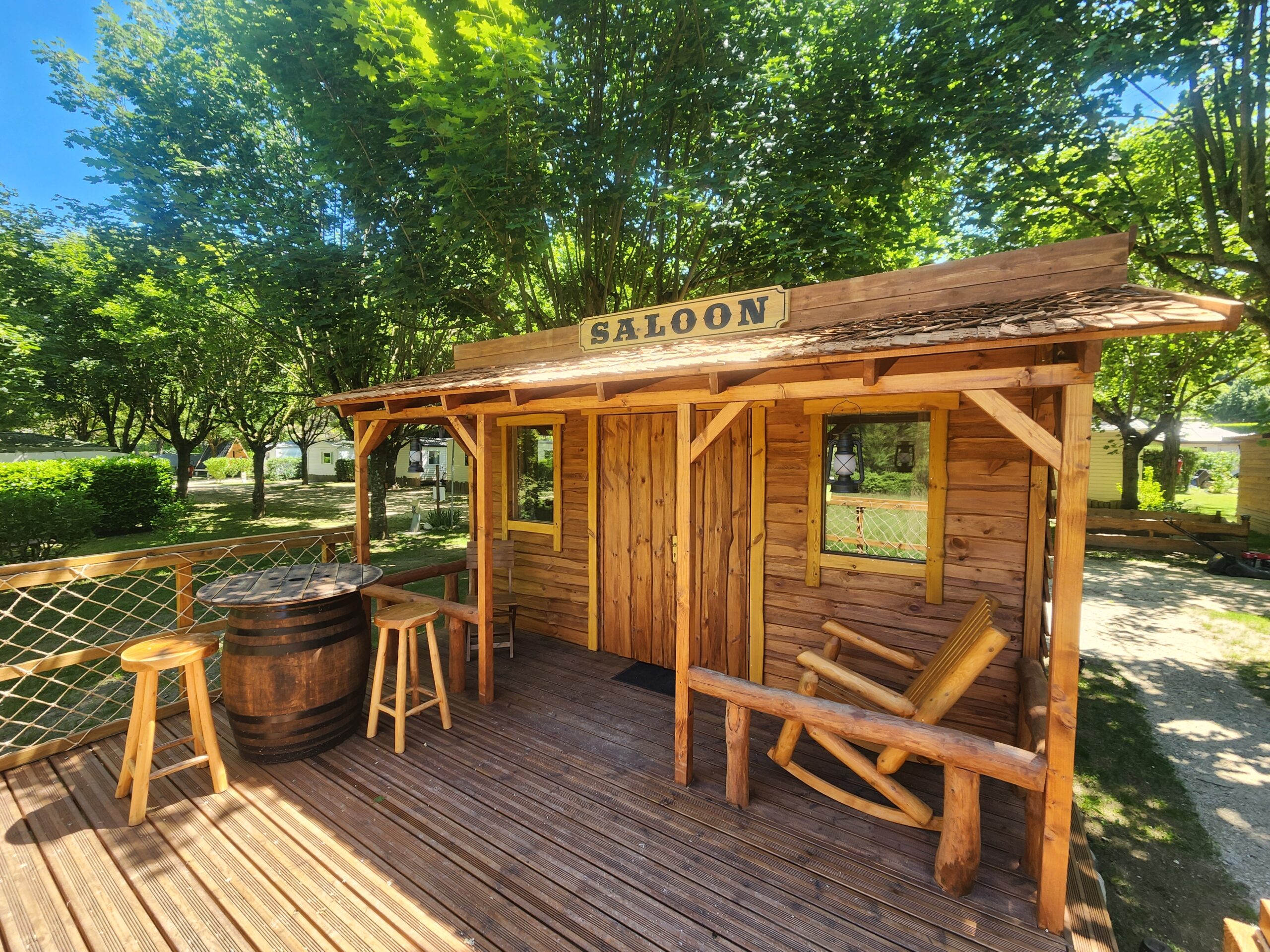 maison troll insolite camping de la vallée du doux