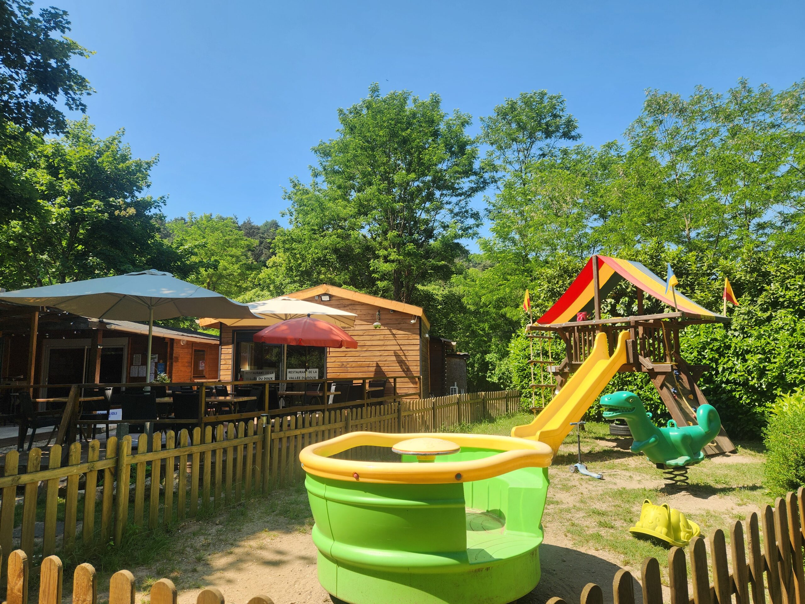 air de jeu camping de la vallée du doux